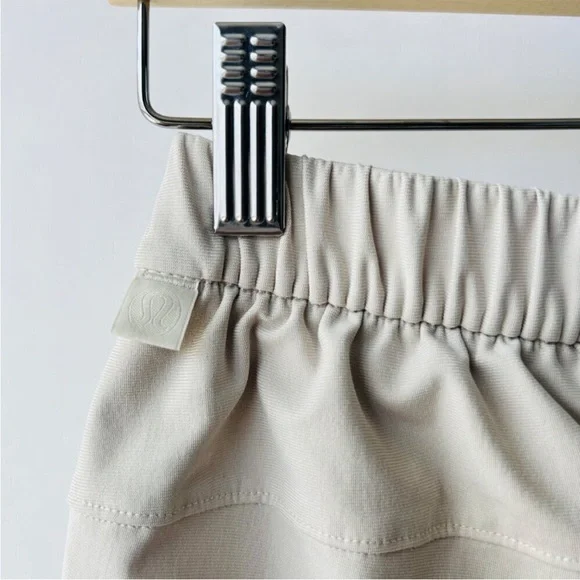 Lululemon Men ABC stretchy pull on pants, khaki, Size XS